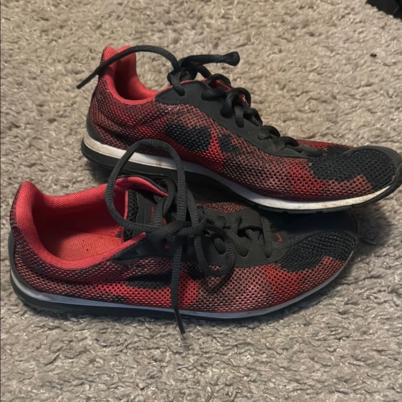 Nike Shoes - Nike women’s little runner print noble camo grey and red